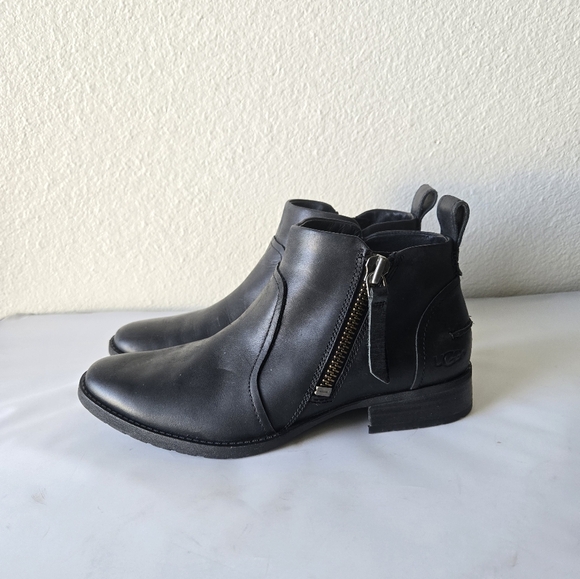 UGG Aureo Black Smooth Leather Ankle Zipper-Up Booties Size 8 - Picture 7 of 16